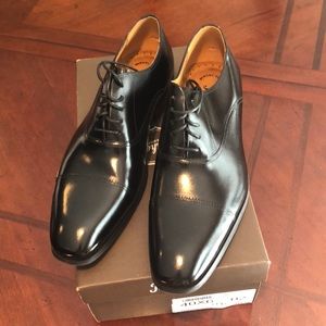 Men’s black dress shoes